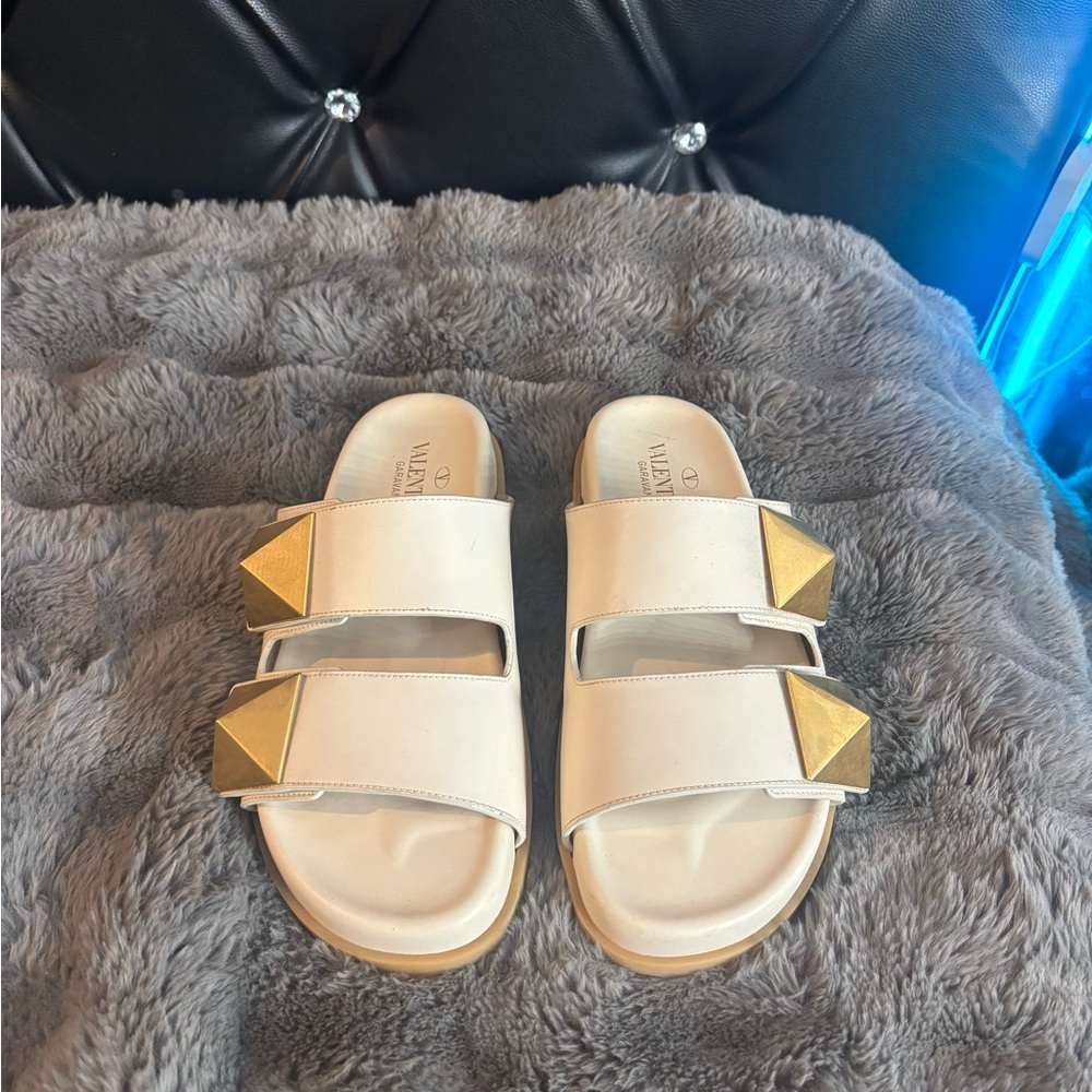 Valentino Women's Cream and Gold Sandals